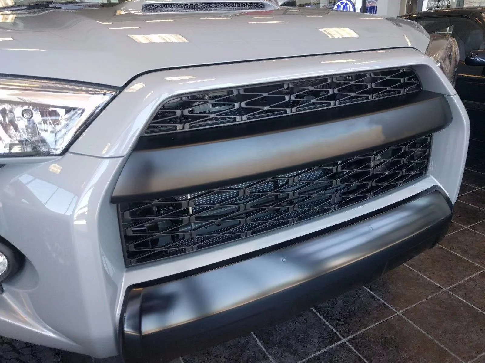 Авто внешней части Передняя решетка гриль для Toyota 4runner ТРД 2015 2016 2017 2018 2019 2020