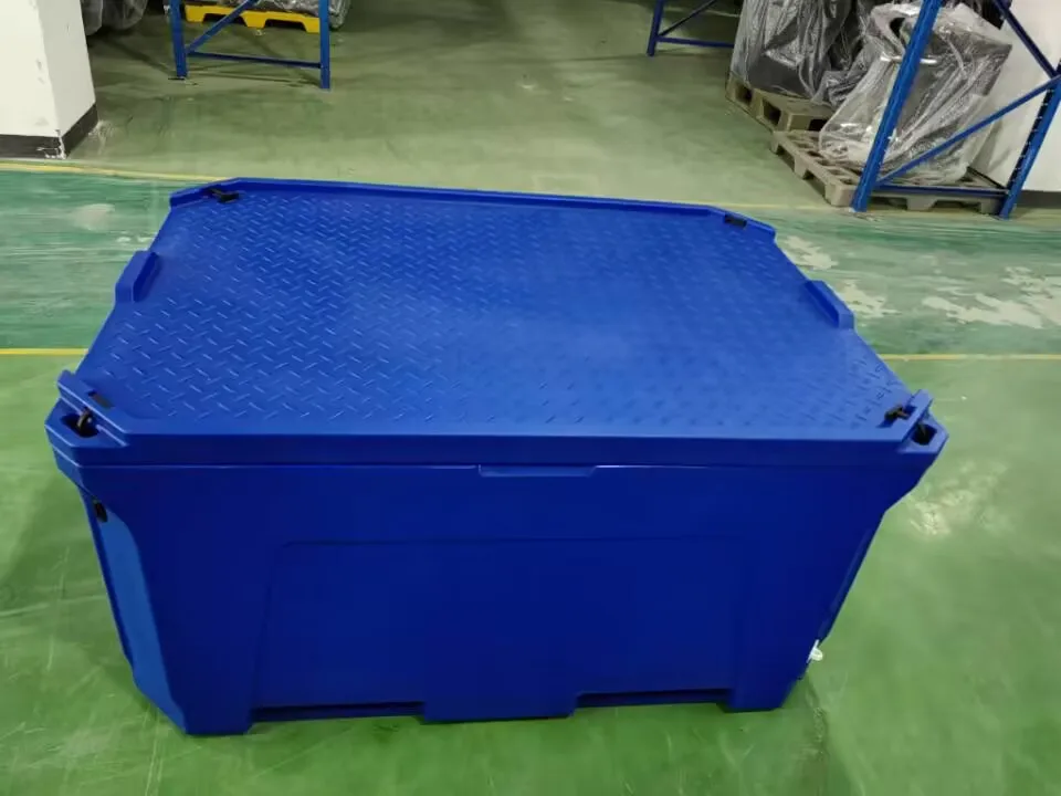 660L Large capacity Roto molded fish bins cooler box Insulated Plastic Container