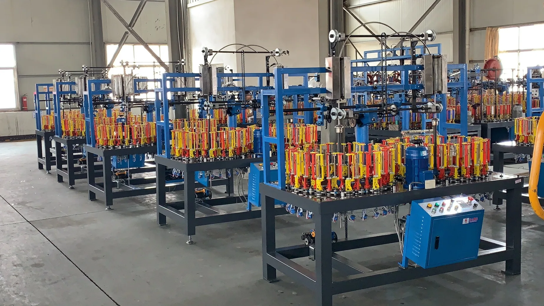 Высокоскоростная машина для плетения труб и 90 типов, 64 шпинделя/1 машина для плетения труб