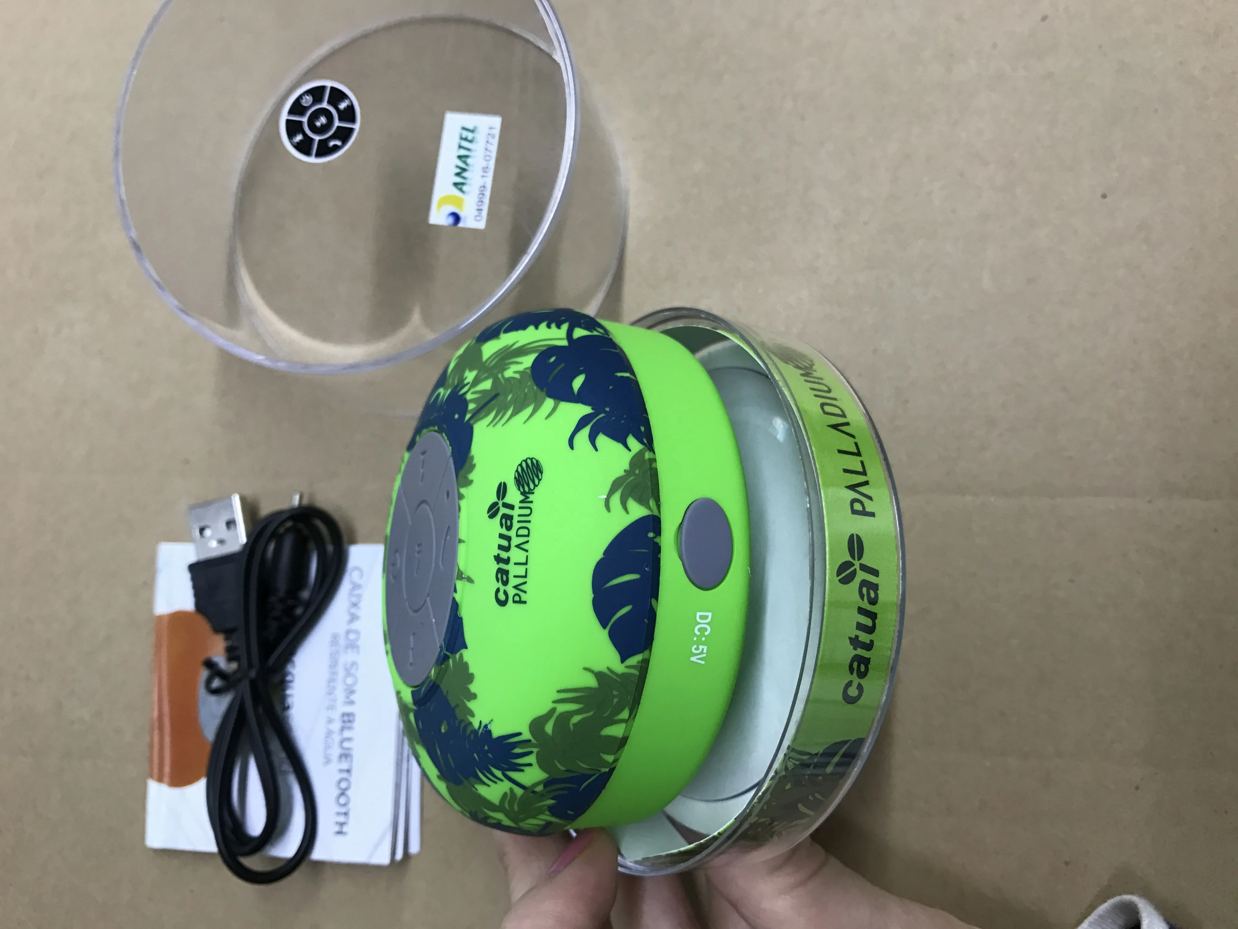 Portable car speaker waterproof suction cup bathroom speaker professional audio wireless speaker