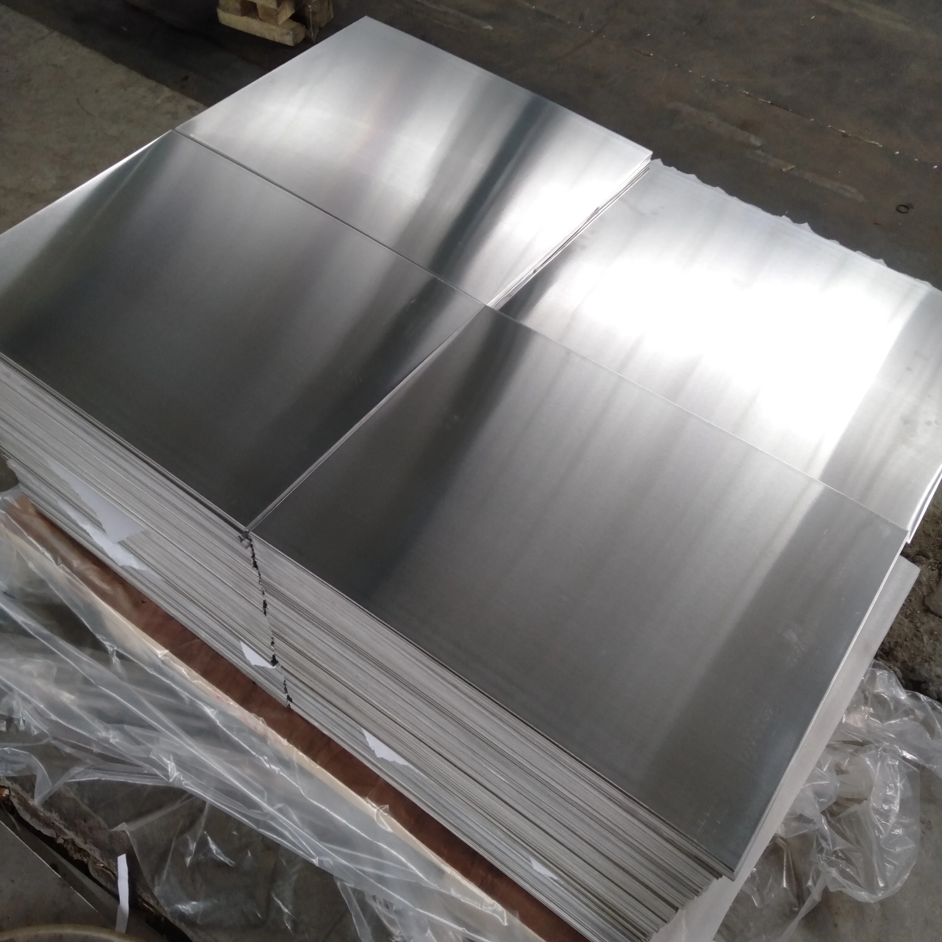 3003-H14 5052-H32 6061-T6 aluminum plate has excellent weldability and corrosion resistance widely used