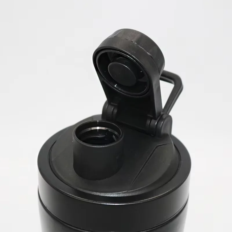 600ml Hot Sale Bottle Water Gym With New Lid Stainless Steel Protein Shaker Bottle with Strainer