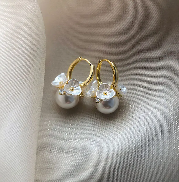 Серьги из серебра 925 пробы с медной пряжкой