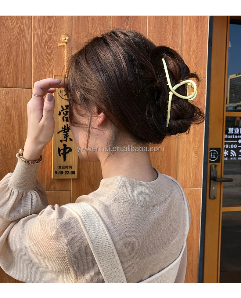  Japan and Korea popular hair accessories simple fashion female clip alloy claw manufacturers direct sales