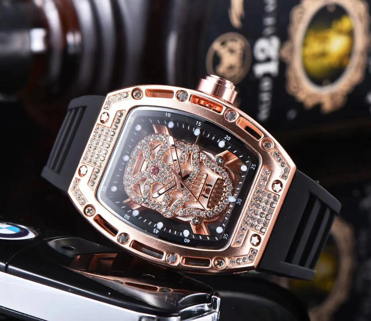 2022 Fashion Moissanite Diamond Mens Quartz Watches Luxury Famous Branded Wristwatch Designer Skull Iced Out Watch For Men