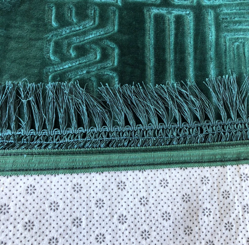 2018 Cheap Thick Silk Velvet Islamic Muslim Prayer Rug