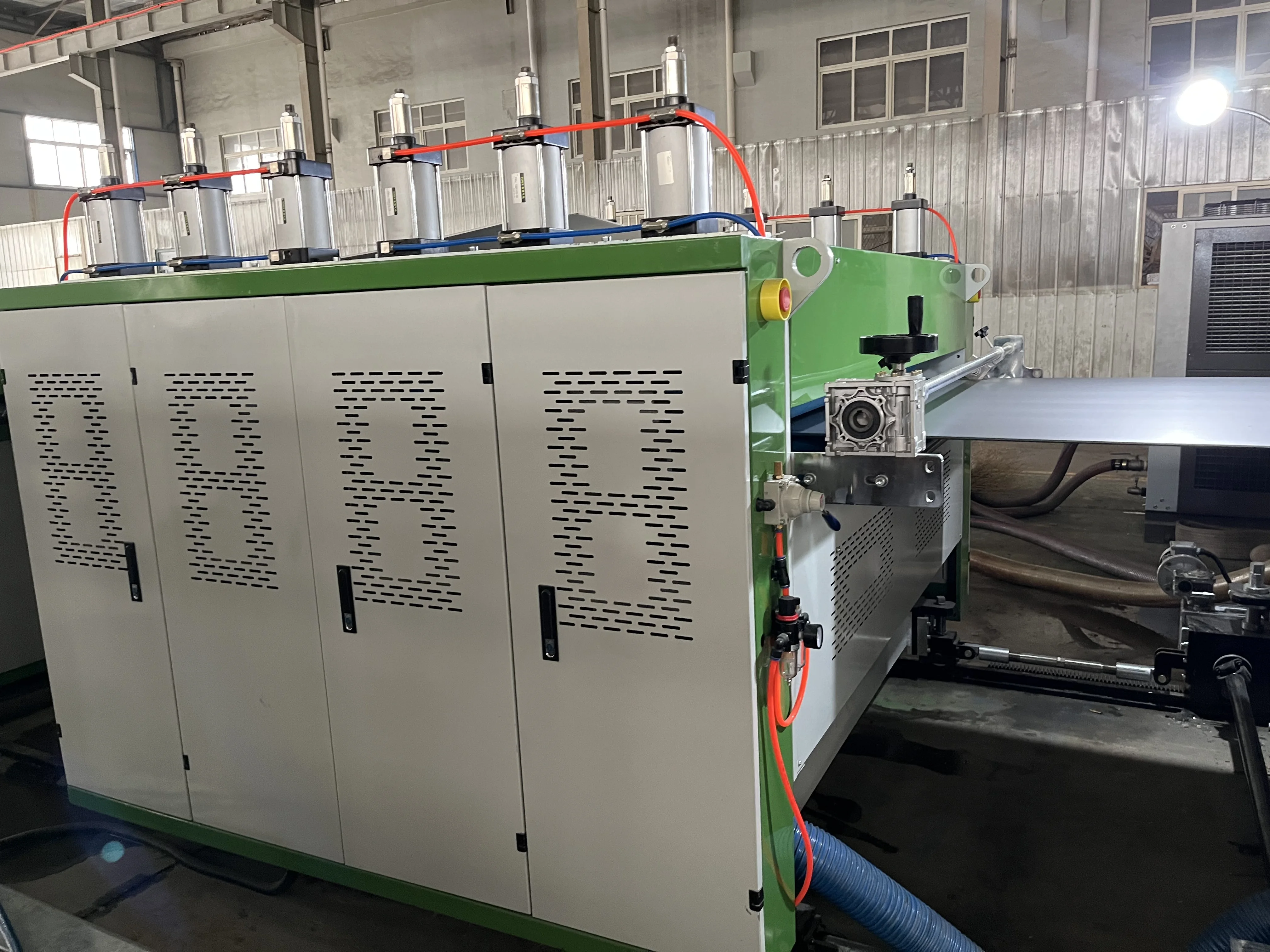 Supplier Plastic Board Plate Making Machine Extruder PP PC Hollow Grid Sheet Formwork Extrusion Production Line