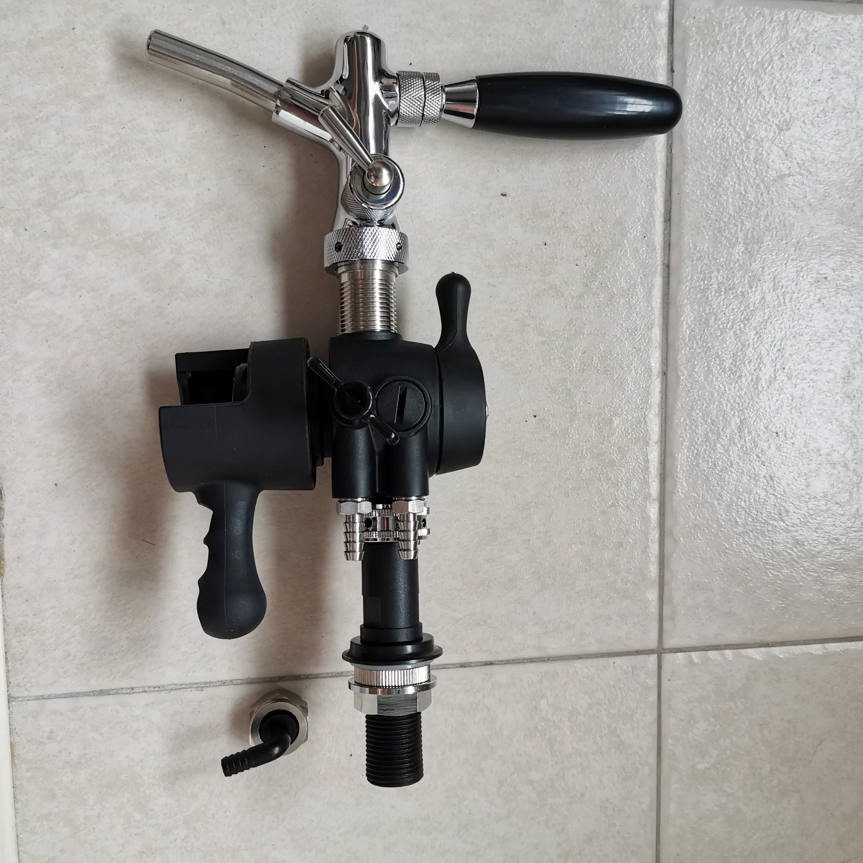 Home Brewing Wintap Keg Faucet De-foaming Beer Tap PET Bottle Filler with flow control european standard beer faucet