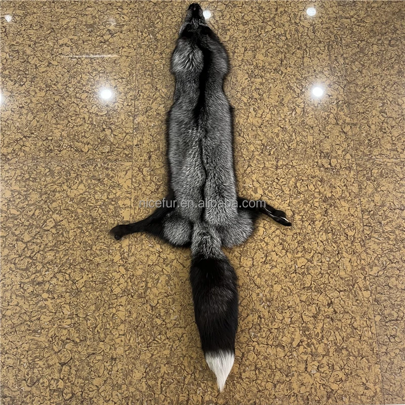 High quality natural red fox fur and raccoon fur skin pelt Animal fur wholesale