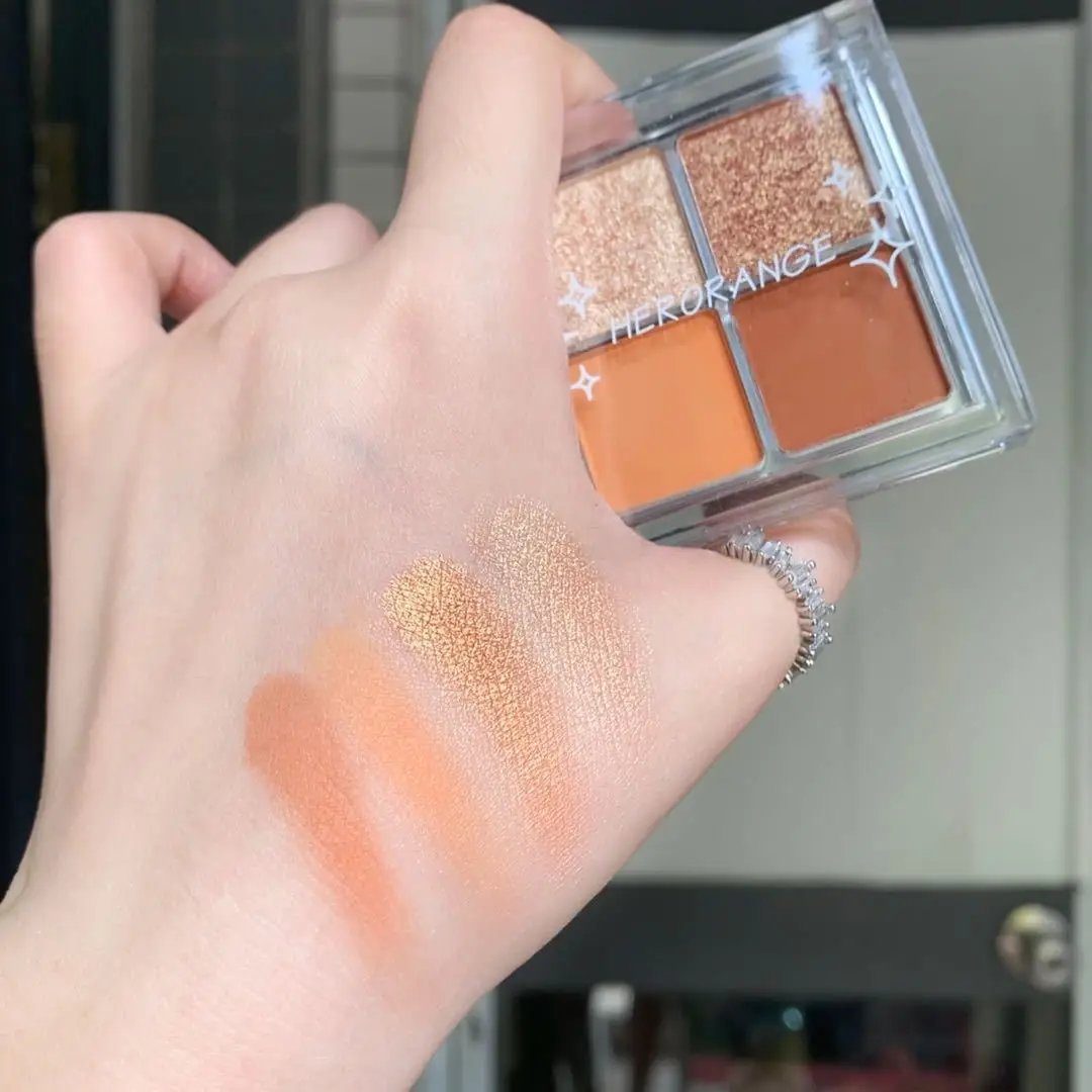 Private Label Christmas Collection 4 Color Eyeshadow Palette Explosive Matte Pearlescent Lasting Waterproof Custom Logo