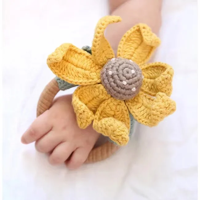 Hot Sale  Baby Teether Wooden Handmade Crocheted sun flowers rattles for Kids Crafts Gift