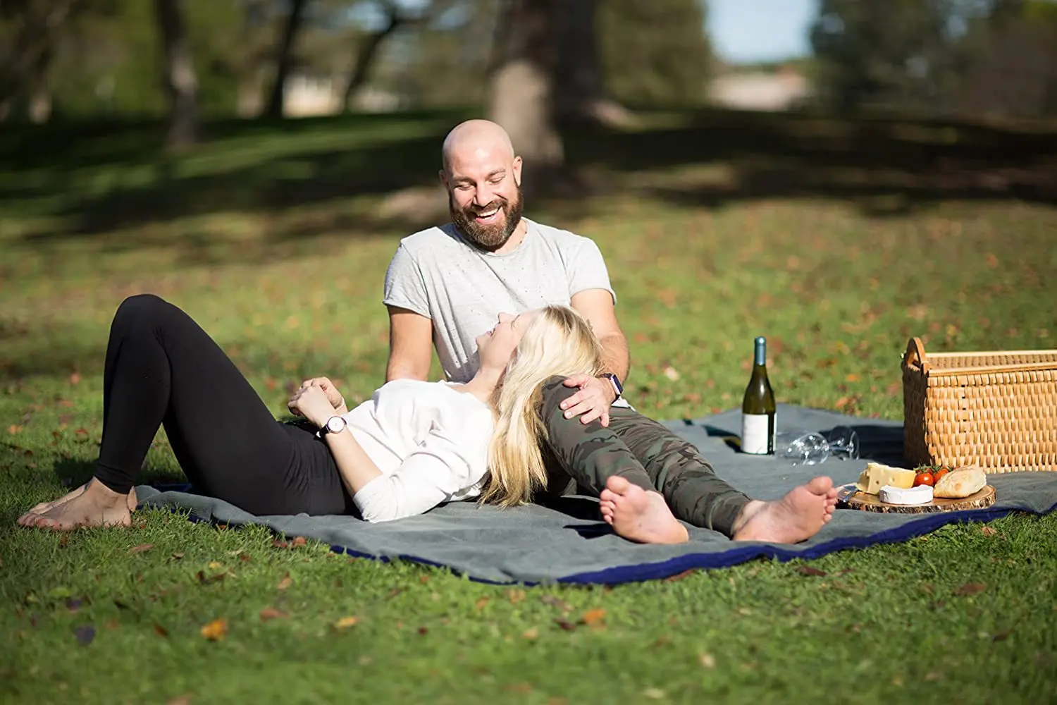 Outdoor Blanket Foldable Sand Free Waterproof Picnic Blanket Large and thickened fleece moisture-proof Camping Carpet picnic mat