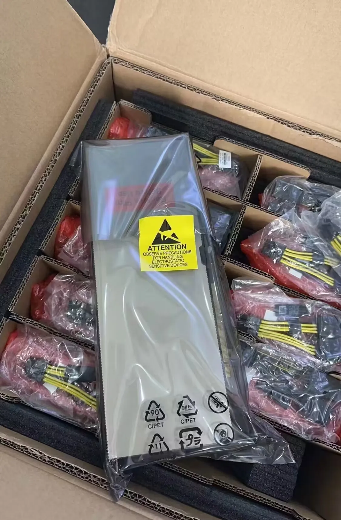 Brand new TESLA V100 32G SXM2 HBM2 4096bit 5120cores graphic card GPU