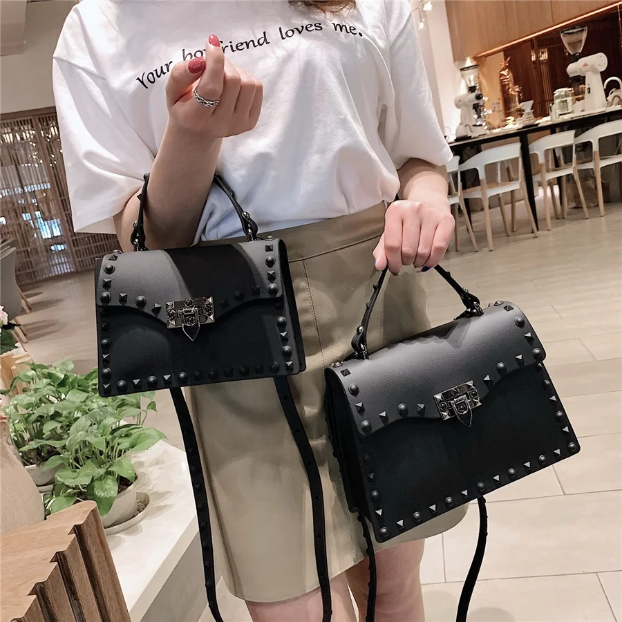 Wholesale Low Moq New PU Leather Bag Purses For Women Beautiful American Handbags Classic Rivet Retro Messenger Bag