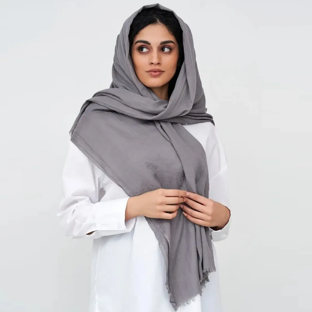 High quality solid color soft and comfortable pleated cotton hijab shawl daily use with sunscreen and breathable ladies scarf