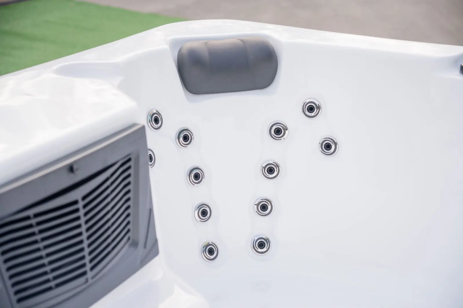 Hot sale 4 person Outdoor hot tub Air Jetted Massage bathtub Spa Tub