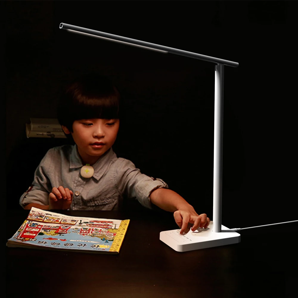2020 Indoor Home Decor Lighting Modern Table Lamp KC Certificate Desk Lamp With Wireless Charger