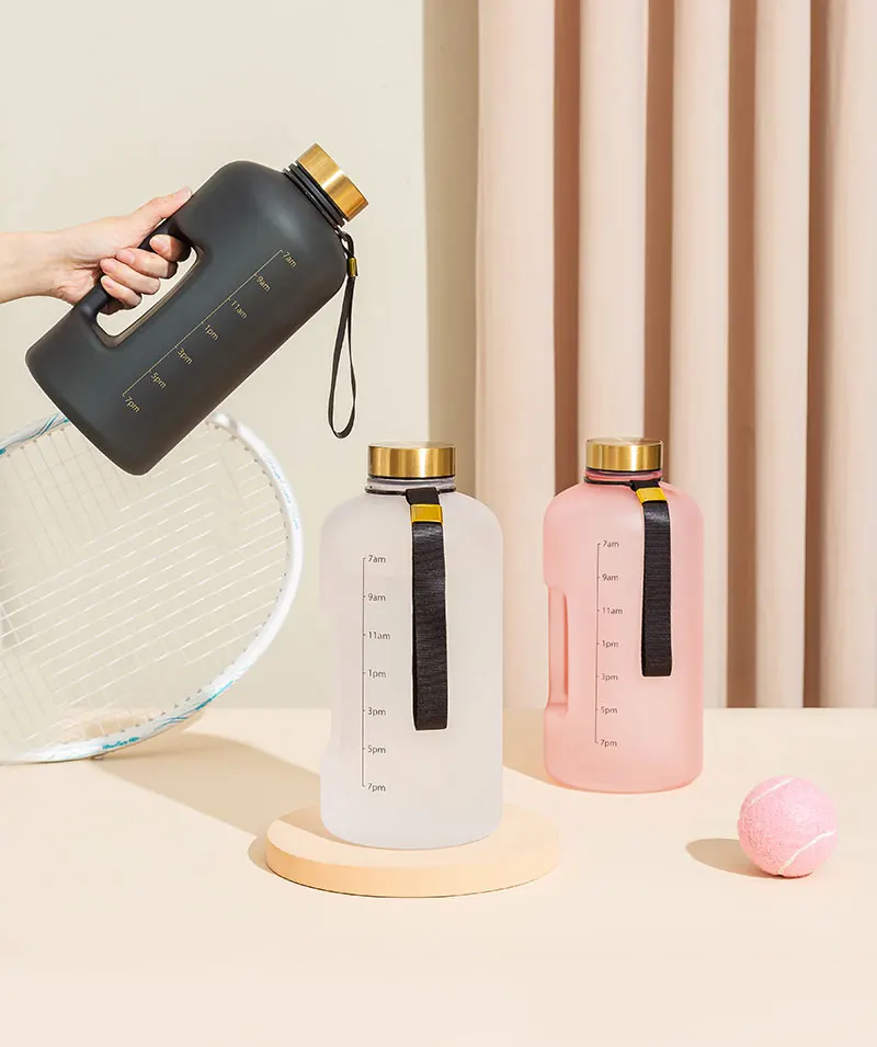 Factory wholesale low price 1000ml 32 oz motivational frosted  water bottles high quality plastic water bottle