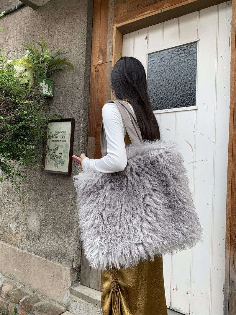 High Quality Women fashion Fox Fur Bag Purse luxury Winter Warm Cute Plush Fur handbag for ladies