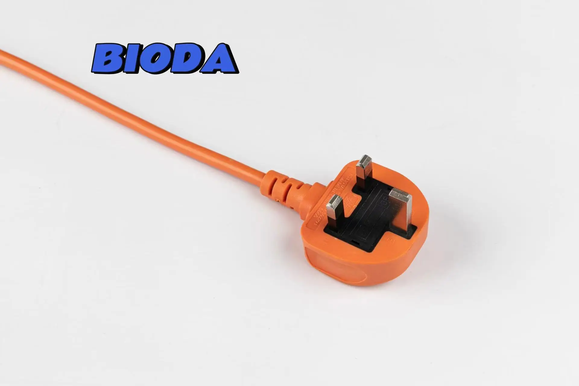 Uk Plug Cord Universal Shape with Copper Iec C7 Figure 8 Connector Ac Power Cable