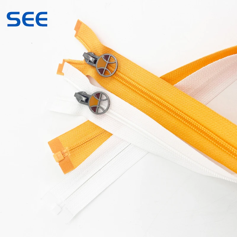 Low MOQ Good Quality Wholesale 5# Nylon Zipper Open-end Nylon Separating Coil Nylon Reverse Zippers