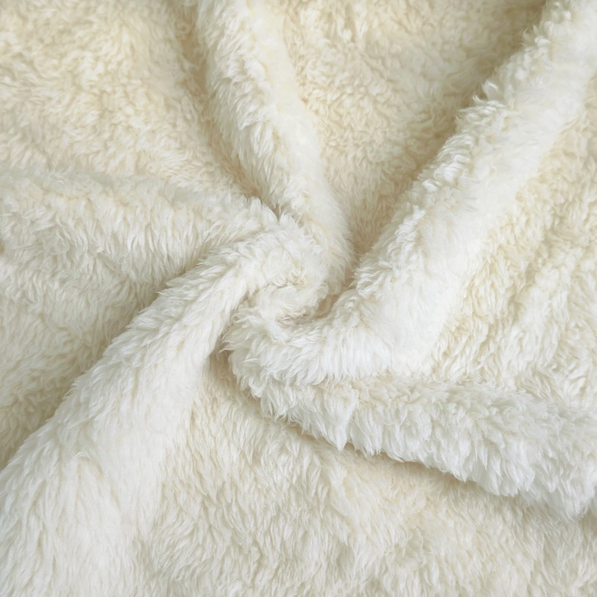 Moisture-Absorbent Soft Skin Touch 220gsm 100% Polyester Double Side Plush Coral Fleece Fabric For Blankets