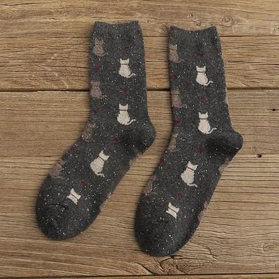 BELLEGIRL 2021 winter new arrival hot selling thick women medium tube sheep and rabbit fur women socks with cat pattern