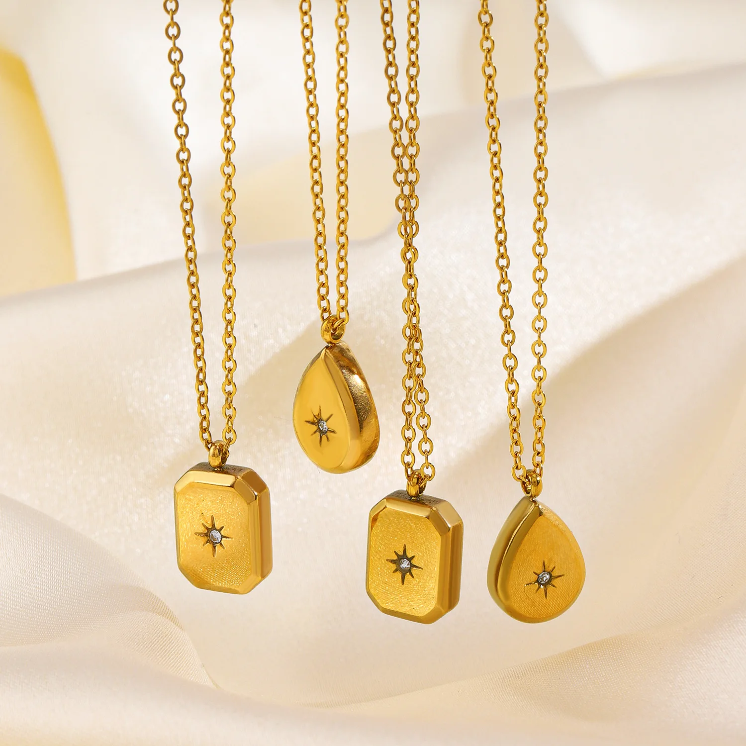 Wholesale Custom 18k Gold Pvd Plated North Star Square Rectangle Pendant Necklace North Tarnish Free Waterproof Gold Jewelry