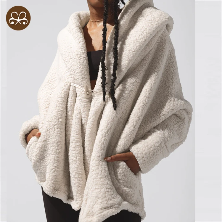 New Arrivals Winter Coats Casual Stylish Short Fur Coat Women Ladies Sherpa Jacket Street Wear Wool Coat Women