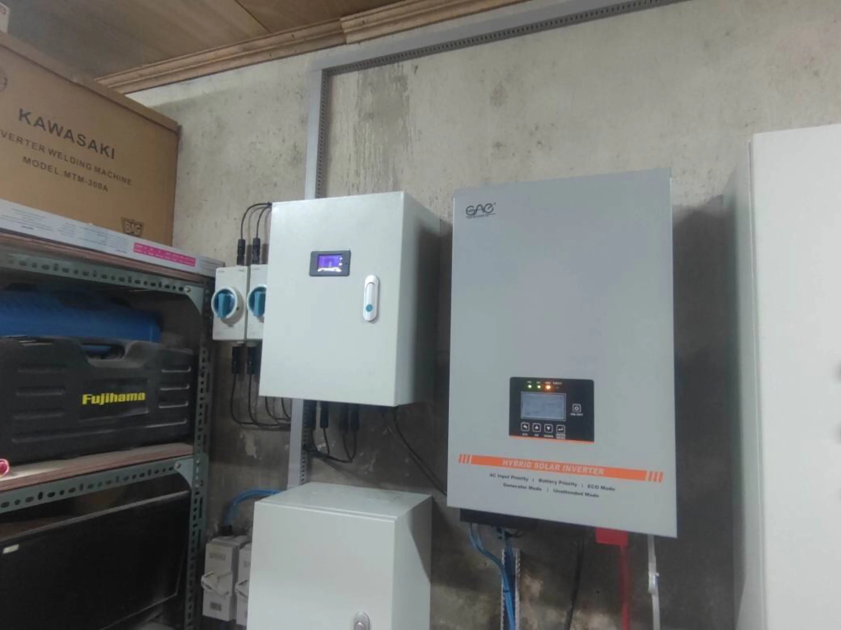 Pure Sine Wave Hybrid solar inverter 1000w 12v 24 Volt To 220 Volt Off Grid Inverter For Solar Power System Ampinvt