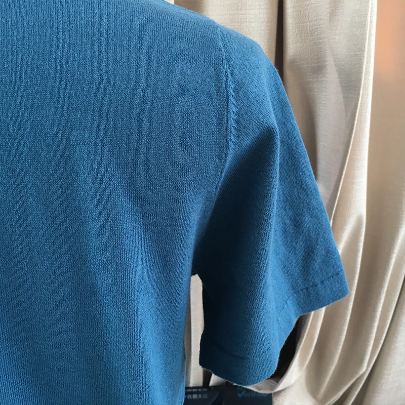 Chinese OEM  wholesale cotton knitting mock neck middle collar button T shirt Henley Tee.