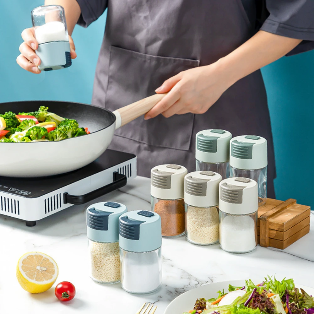 Household food-grade quantitative salt shaker kitchen press-type glass bottle controllable salt 5g cans seasoning tank