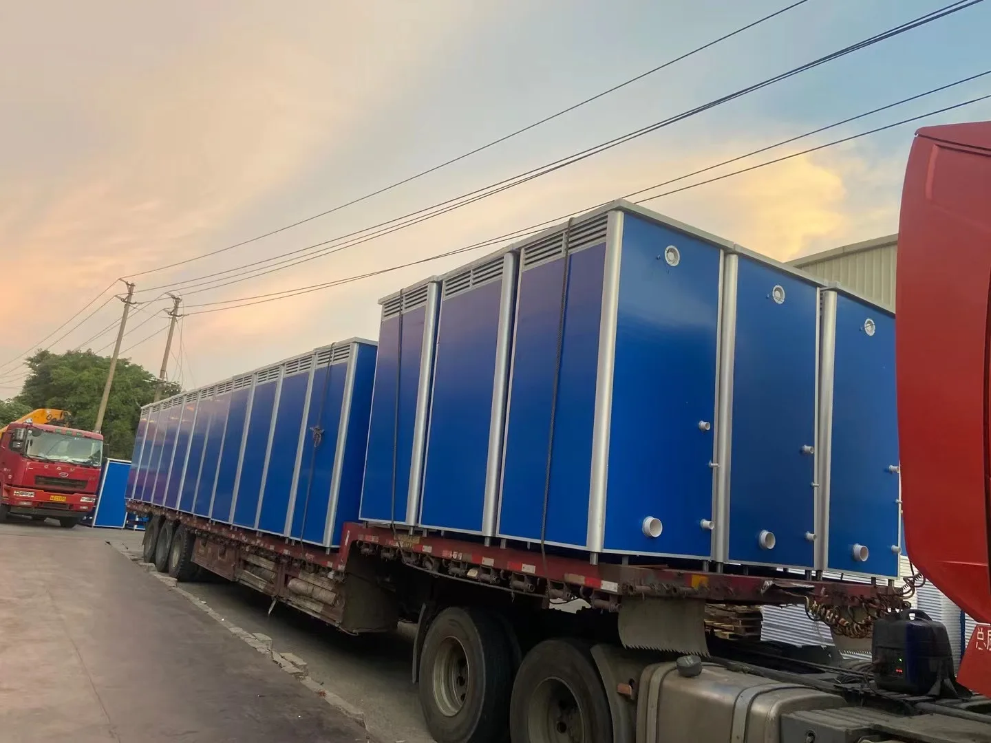 Mobile Toilet Outdoor Mobile Camping Portable Toilets Portable Luxury Restroom Public Toilet