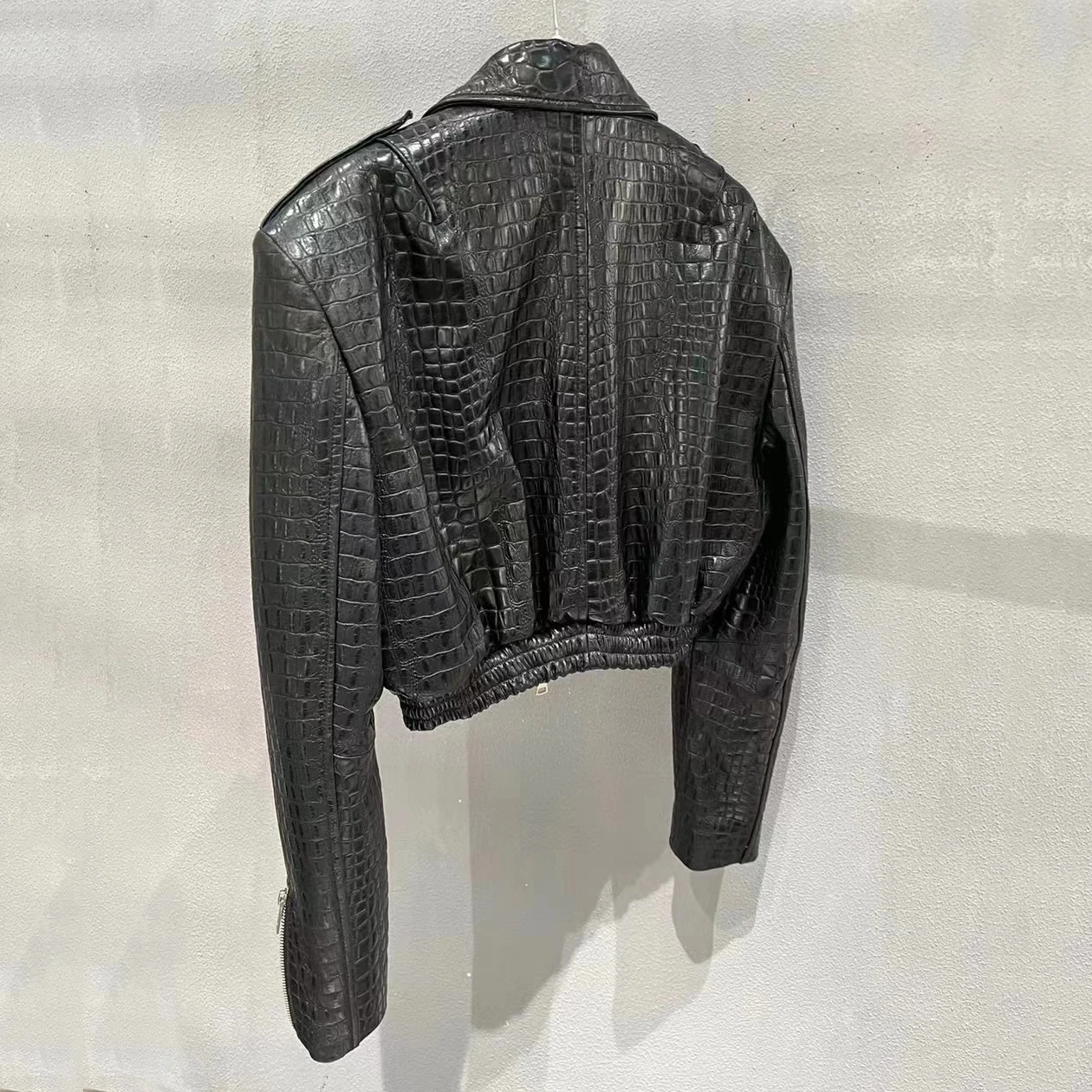 Luxury Soft Fall Spring New Fashion Short Genuine Leather Jacket Long Sleeves Zipper Crocodile Custom Women Sexy Leather Coat