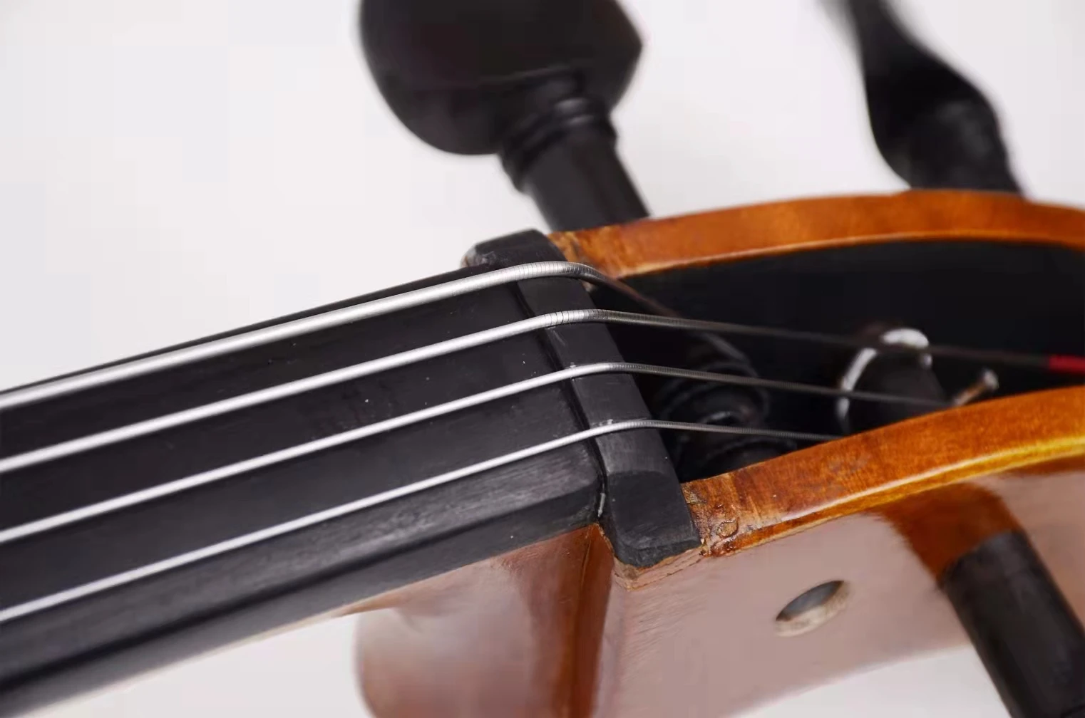 Professional production of handmade solid wood cello, high-quality violin for beginner players