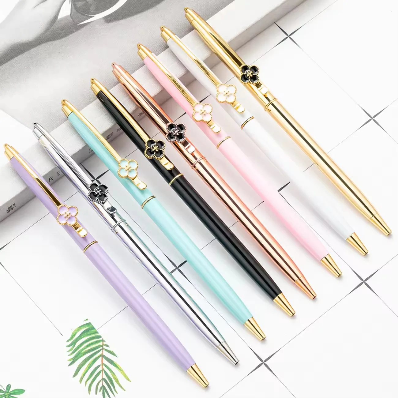 Novelty Lightweight Metal Four Leaf Clover Clip Elegant Stainless Steel Gel Ball Pen Signature Custom Women Metal Ballpoint Pens