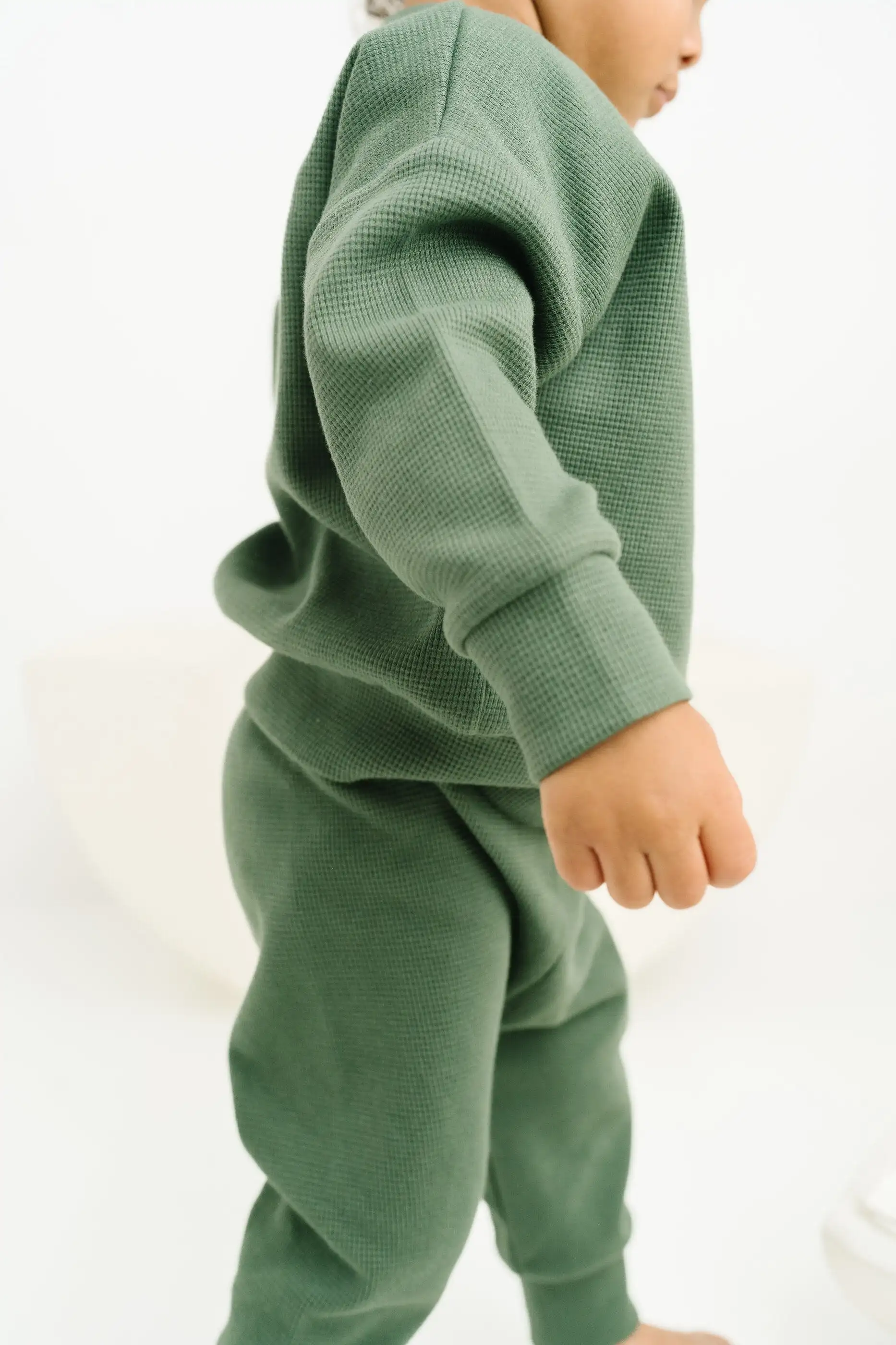 OEM Wholesale Children Boutique Clothes Kids Casual Waffle Crewneck Pullover Sports Style Wear Boys 2 Pieces Sets