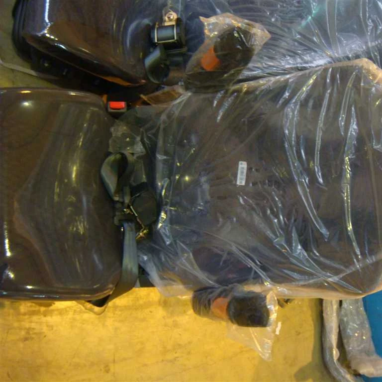 
SINOTRUK HOWO Air suspension left seat AZ1662511011 