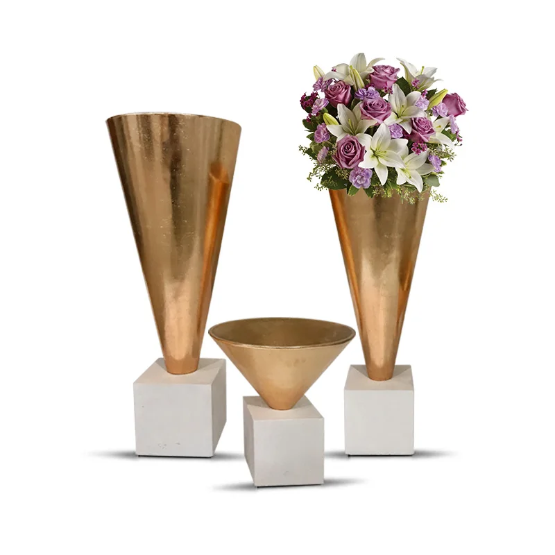 50/80/100cm Modern Decorative Trumpet Vase for Wedding Centerpiece White and Gold Vase Luxury Fiberglass Wedding Vase