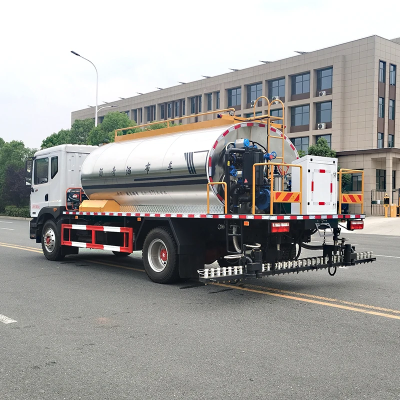 Dongfeng 4x2 Asphalt Distributor Truck 10CBM Hot Oil Sprayer Truck Road Paving Machinery Bitumen Truck