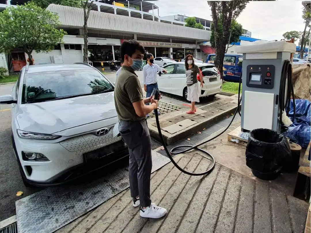 Hiconics 120KW electric vehicle car charger with ccs chademo AC type2 connectors IEC standard