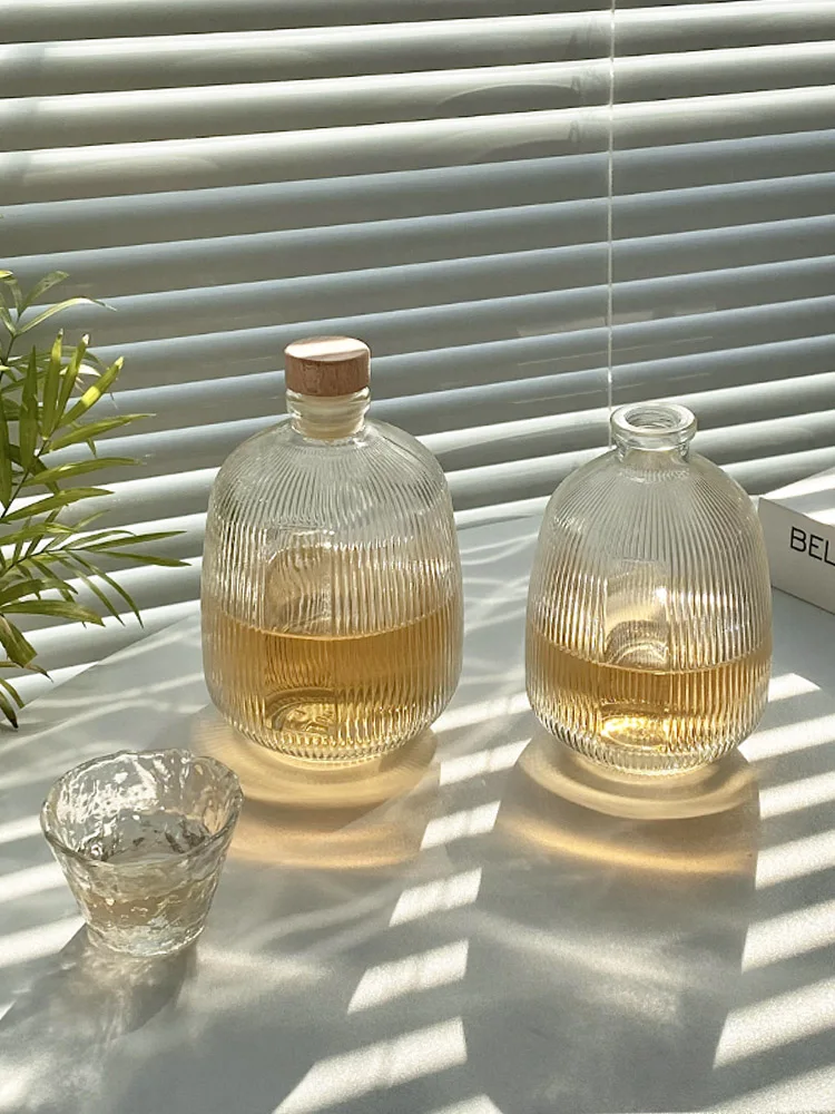 2024 New Hot Selling Prices frosted glass drink soju bottle mini glass bottles with cork