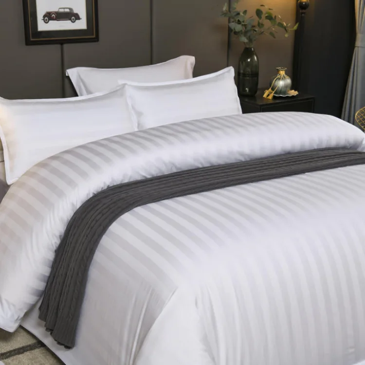 Customized Medium Weight comfortable 100% cotton 250CM 280CM 300CM hotel quilt bedding set fabric