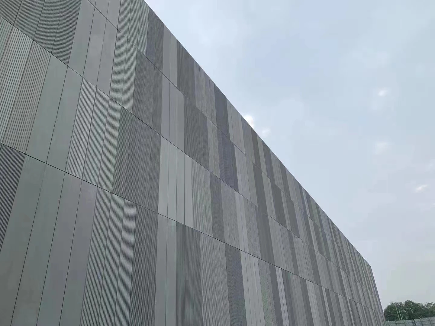 China Wall Tile Ceramic Extruding Machine High-end Brick Raw Materials Roof Clay Panels Making