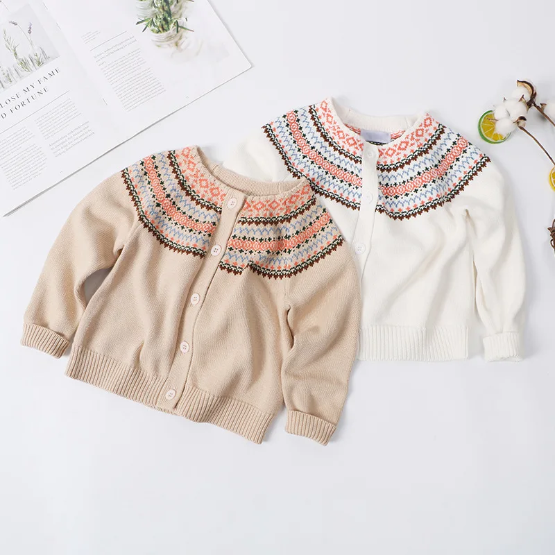 Вязаный свитер для девочек