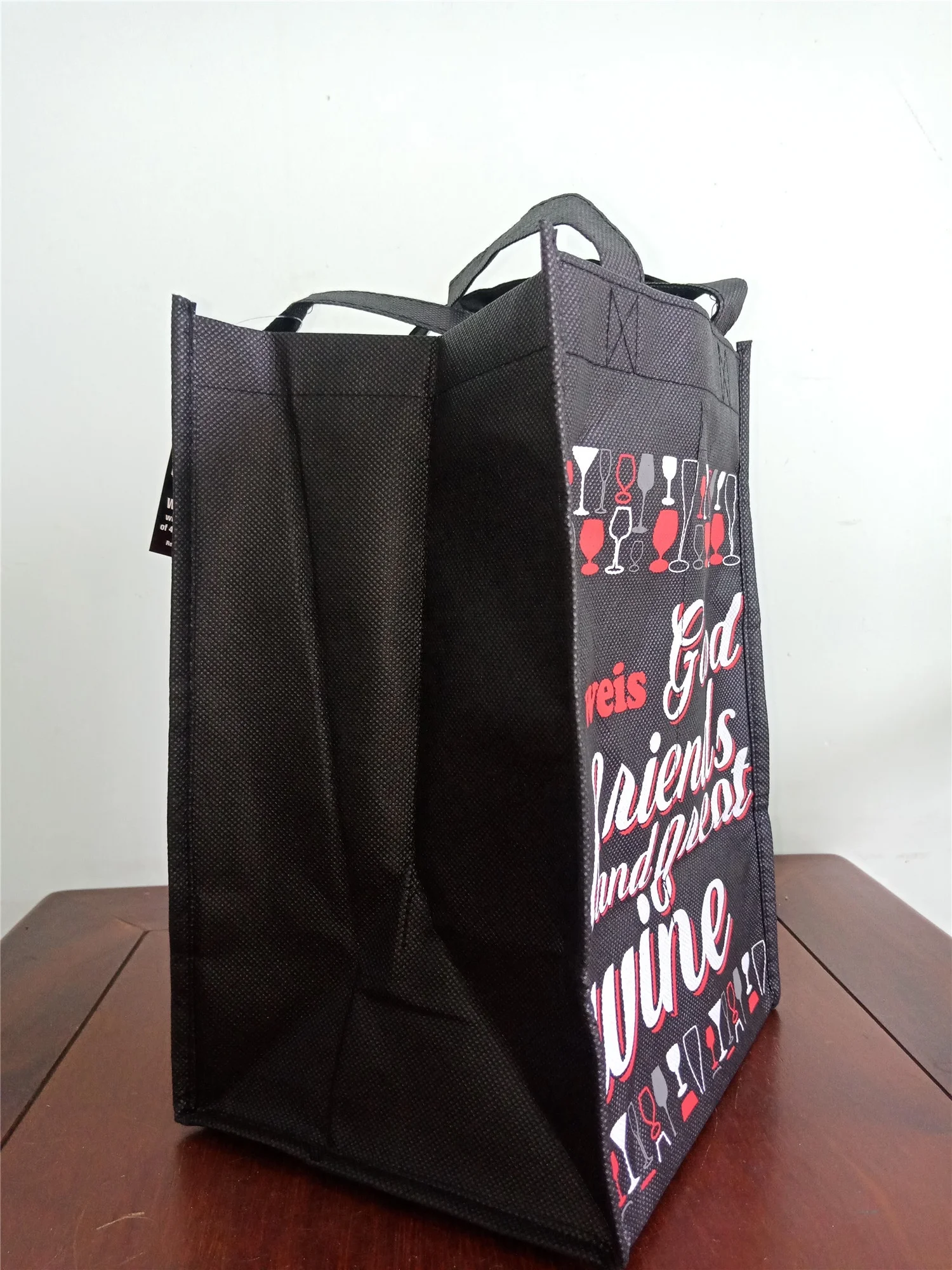 Vietnam factory eco friendly PP non woven supermarket promotional wine bags for shopping cheap
