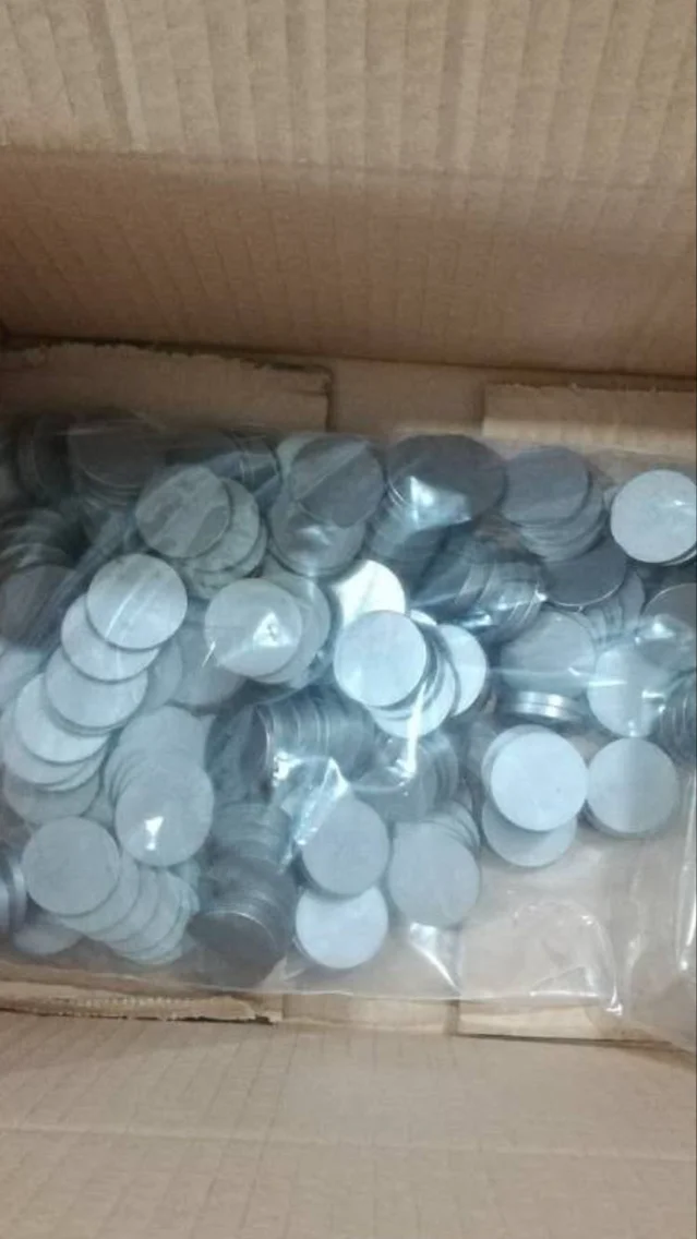 Diesel engine valve clearance adjusting shims customizable