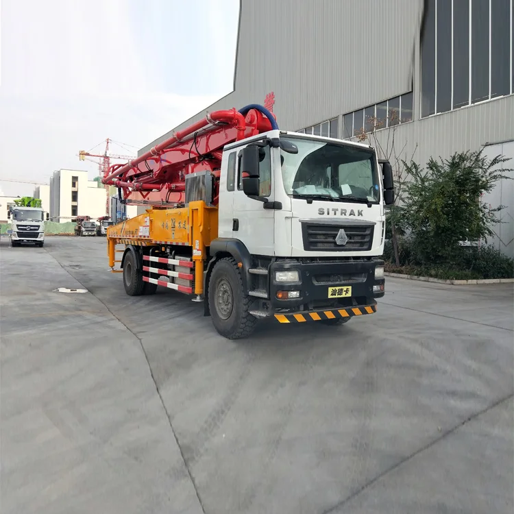 190ml/r Oil pump displacement 12 MPa 39times 90 cubic meters per hour 160-220mm Slump Concrete delivery pump truck