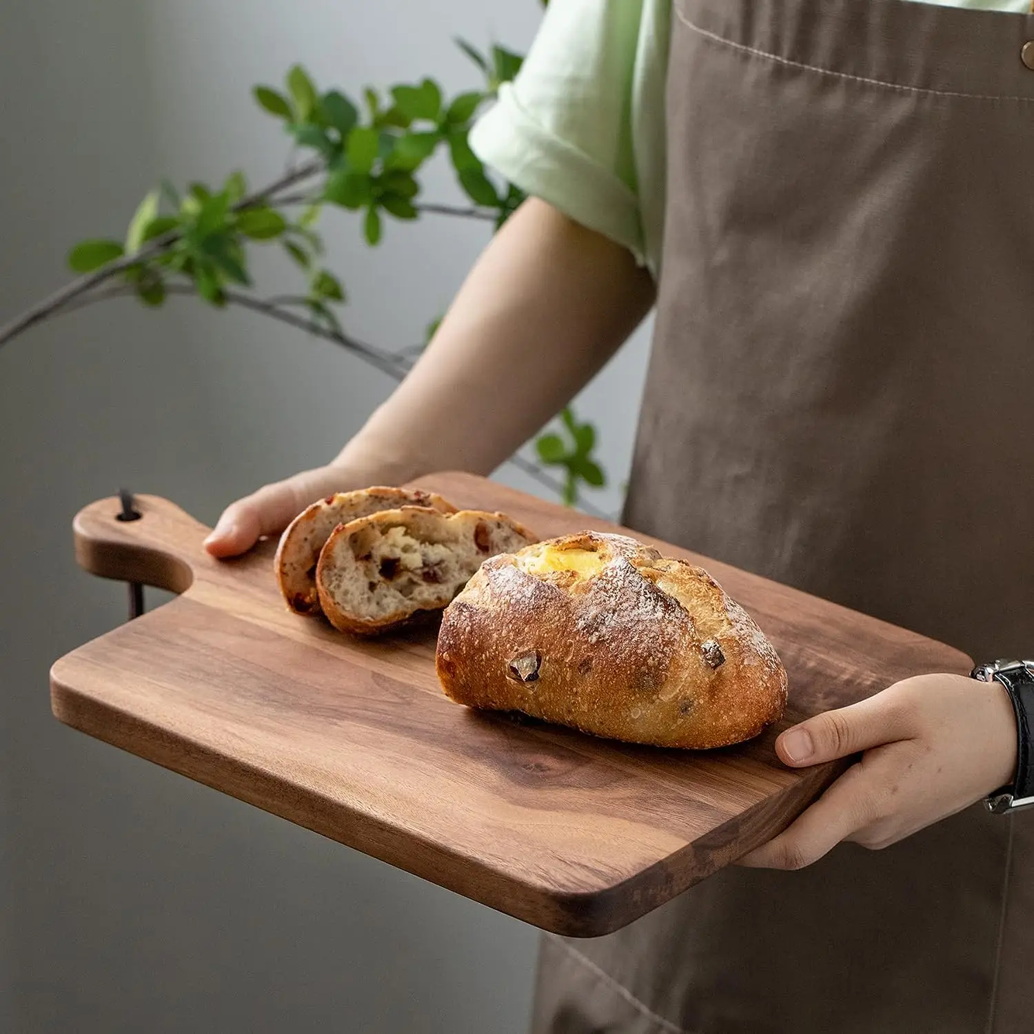 Modern simple kitchen with handle wooden multi-function cutting board walnut wood chopping board