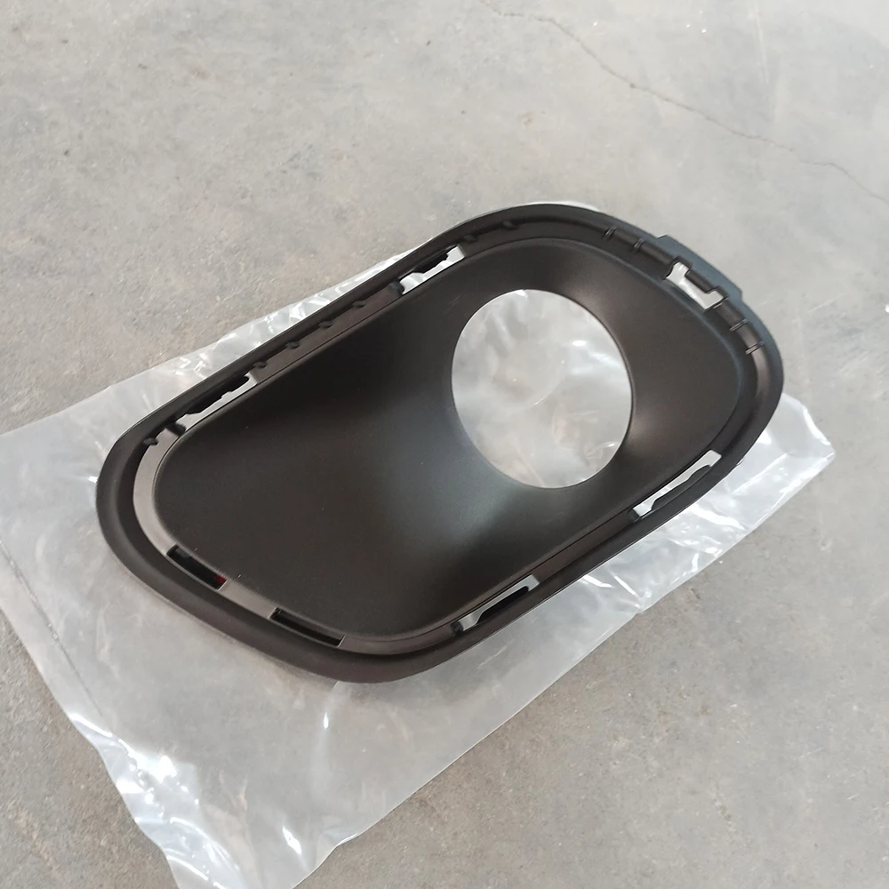 Car auto body spare parts Front fog light frame for Cherokee JEEP 2014 2015 2016 2017